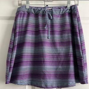 Ladies skirt size M, back pocket and elastic waistband.